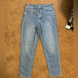 American Eagle Mom Jeans Size 6